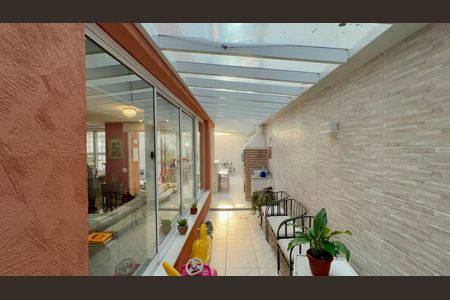 Casa de condomínio à venda com 450m², 3 quartos e 6 vagasCorredor