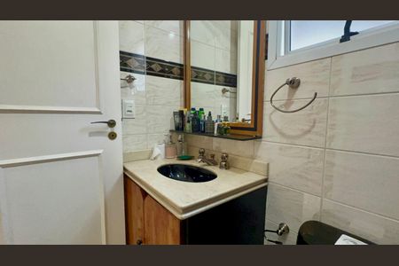 Casa de condomínio à venda com 450m², 3 quartos e 6 vagasBanheiro da Suíte 2