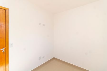 Quarto 1 de apartamento para alugar com 2 quartos, 45m² em Vila Mazzei, São Paulo