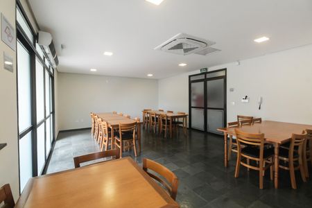 Apartamento para alugar com 55m², 2 quartos e 1 vagaÁrea Comum - Salão de Festas 