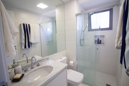 Apartamento à venda com 77m², 2 quartos e 1 vaga Apartamento à venda com 77m², 2 quartos e 1 vagaBanheiro da Suíte 1