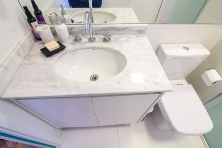 Apartamento à venda com 77m², 2 quartos e 1 vaga Apartamento à venda com 77m², 2 quartos e 1 vagaBanheiro da Suíte 1