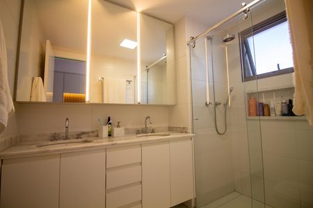 Apartamento à venda com 77m², 2 quartos e 1 vaga Apartamento à venda com 77m², 2 quartos e 1 vagaBanheiro da Suíte 2