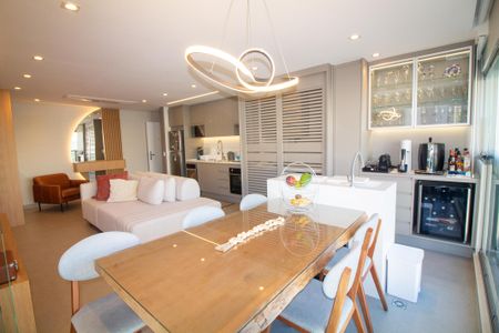 Apartamento à venda com 77m², 2 quartos e 1 vaga Apartamento à venda com 77m², 2 quartos e 1 vagaSala de Jantar