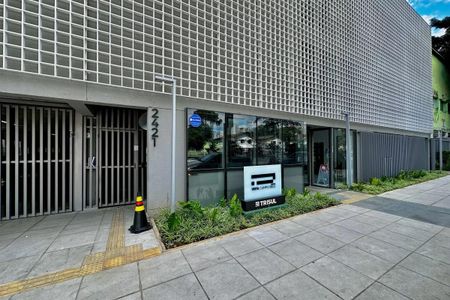 Apartamento à venda com 77m², 2 quartos e 1 vaga Apartamento à venda com 77m², 2 quartos e 1 vagaFachada e portaria
