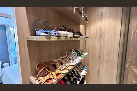 Apartamento à venda com 94m², 2 quartos e 2 vagasCloset da suíte 1