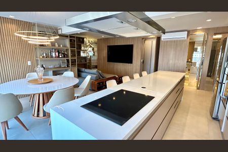 Apartamento à venda com 94m², 2 quartos e 2 vagasCozinha