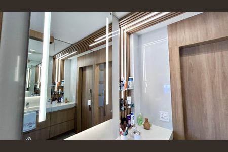 Apartamento à venda com 94m², 2 quartos e 2 vagasBanheiro da Suíte 1