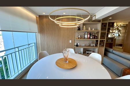 Apartamento à venda com 94m², 2 quartos e 2 vagasSala