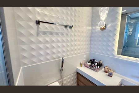 Apartamento à venda com 94m², 2 quartos e 2 vagasBanheiro da Suíte 2