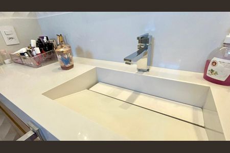 Apartamento à venda com 94m², 2 quartos e 2 vagasBanheiro da Suíte 2