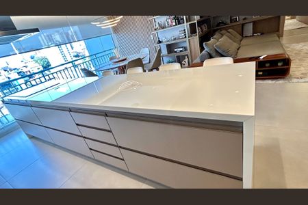 Apartamento à venda com 94m², 2 quartos e 2 vagasCozinha