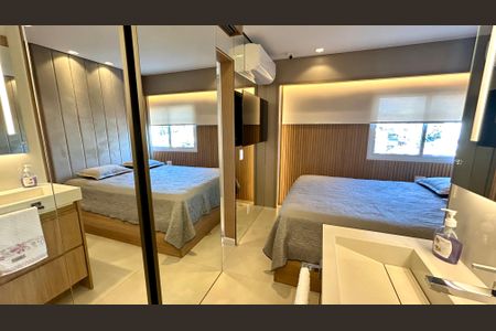 Apartamento à venda com 94m², 2 quartos e 2 vagasBanheiro da Suíte 1