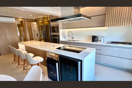 Apartamento à venda com 94m², 2 quartos e 2 vagasCozinha