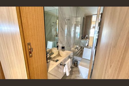 Apartamento à venda com 94m², 2 quartos e 2 vagasLavabo