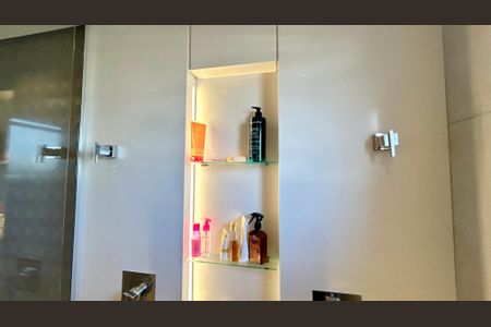 Apartamento à venda com 94m², 2 quartos e 2 vagasBanheiro da Suíte 1