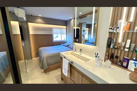 Apartamento à venda com 94m², 2 quartos e 2 vagasBanheiro da Suíte 1