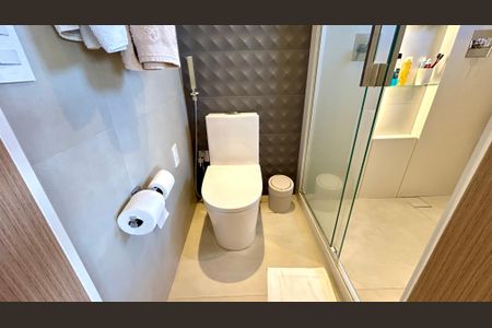 Apartamento à venda com 94m², 2 quartos e 2 vagasBanheiro da Suíte 1