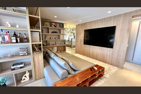Apartamento à venda com 94m², 2 quartos e 2 vagasSala