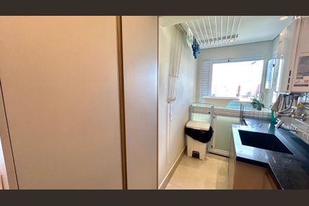 Apartamento à venda com 94m², 2 quartos e 2 vagasÁrea de Serviço