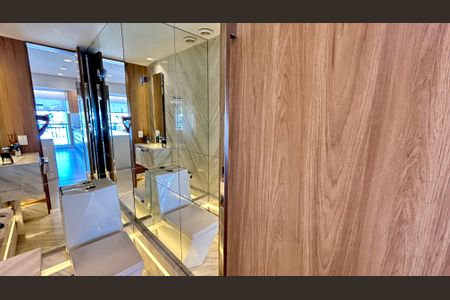 Apartamento à venda com 94m², 2 quartos e 2 vagasLavabo
