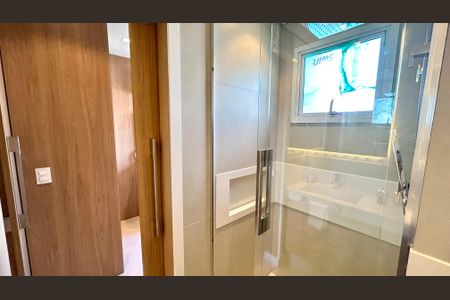 Apartamento à venda com 94m², 2 quartos e 2 vagasBanheiro da Suíte 2