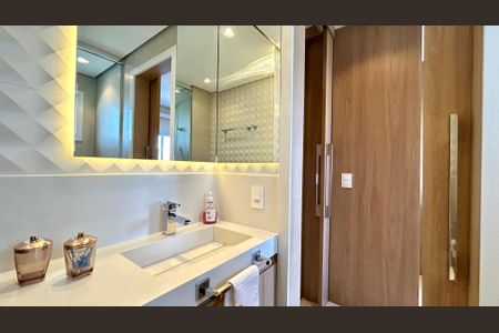 Apartamento à venda com 94m², 2 quartos e 2 vagasBanheiro da Suíte 2