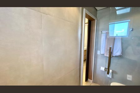 Apartamento à venda com 94m², 2 quartos e 2 vagasBanheiro da Suíte 1
