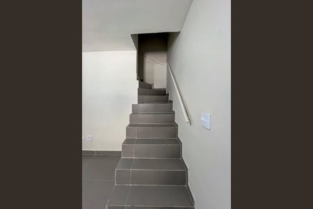 Escada de casa à venda com 2 quartos, 67m² em Vila Brasilio Machado, São Paulo