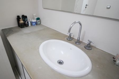 Apartamento à venda com 95m², 2 quartos e sem vagaBanheiro