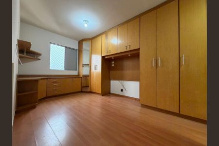 Quarto de apartamento para alugar com 3 quartos, 64m² em Vila Carrão, São Paulo