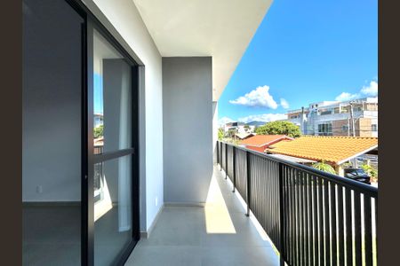 Apartamento para alugar com 75m², 2 quartos e 1 vaga Varanda