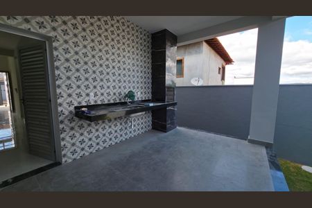 Casa à venda com 106m², 3 quartos e 2 vagas