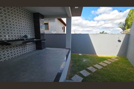 Casa à venda com 106m², 3 quartos e 2 vagas