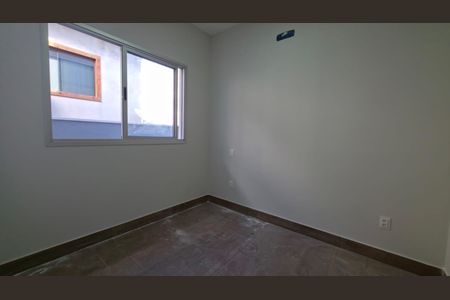 Casa à venda com 106m², 3 quartos e 2 vagas
