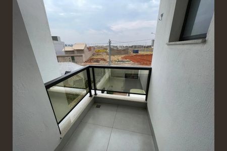 Casa para alugar com 3 quartos, 98m² em Novo Mundo, Uberlândia