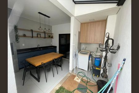 Cozinha de casa para alugar com 3 quartos, 98m² em Novo Mundo, Uberlândia