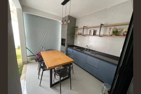 Cozinha de casa para alugar com 3 quartos, 98m² em Novo Mundo, Uberlândia