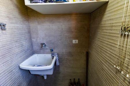Apartamento para alugar com 53m², 2 quartos e 1 vaga Apartamento para alugar com 53m², 2 quartos e 1 vagaBanheiro de serviço