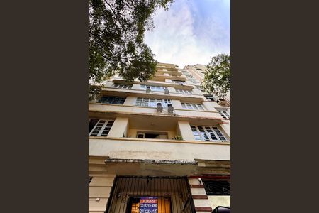 Apartamento para alugar com 80m², 3 quartos e sem vaga Apartamento para alugar com 80m², 3 quartos e sem vagaFachada