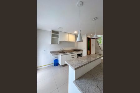 Casa de condomínio à venda com 85m², 2 quartos e 1 vagaCozinha