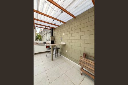 Casa de condomínio à venda com 85m², 2 quartos e 1 vagaChurrasqueira