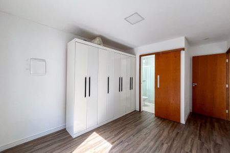Suite  de casa de condomínio à venda com 2 quartos, 85m² em Vila Brasilio Machado, São Paulo