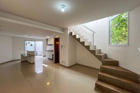 Sala/Cozinha de casa de condomínio à venda com 2 quartos, 85m² em Vila Brasilio Machado, São Paulo