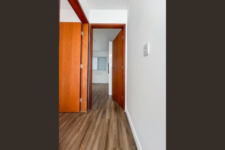 Casa de condomínio à venda com 85m², 2 quartos e 1 vagaCorredor