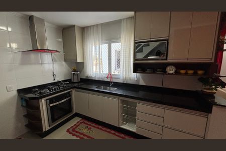 Apartamento para alugar com 177m², 3 quartos e 2 vagasCozinha