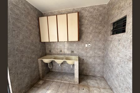 Casa para alugar com 800m², 4 quartos e 6 vagasArea Serviço