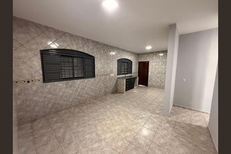 Casa para alugar com 800m², 4 quartos e 6 vagasCozinha