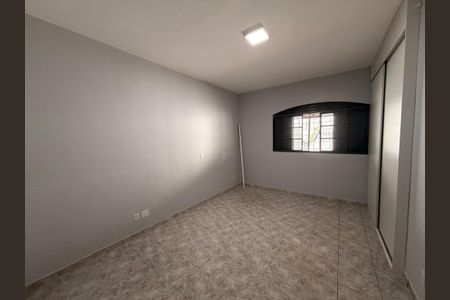 Casa para alugar com 800m², 4 quartos e 6 vagasQuarto 01