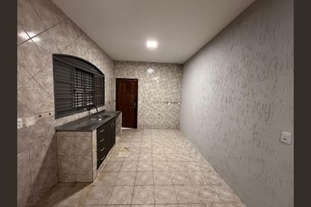 Casa para alugar com 800m², 4 quartos e 6 vagasCozinha